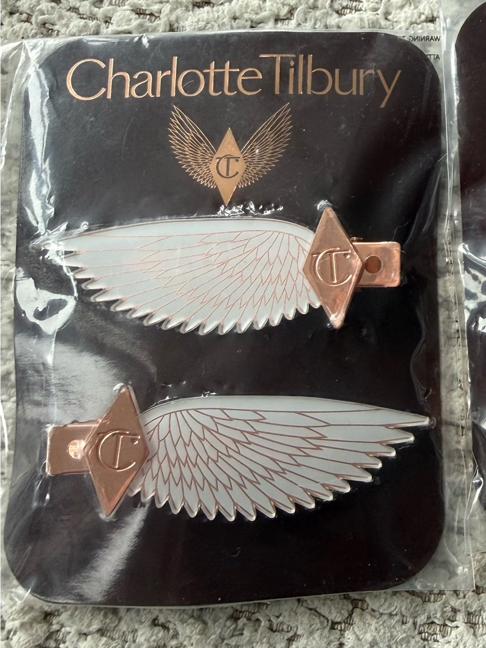 Charlotte Tilbury Angel Wings AIRBRUSH FLAWLESS HAIRCLIPS - Set of 2